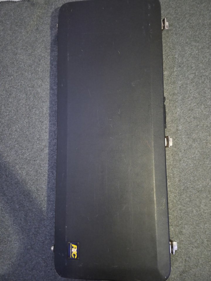 Guitarra Rickenbacker 360 FG, Año 2006 con estuche original de segunda mano · Foto 8 de 10 · Murcia · 1900 €