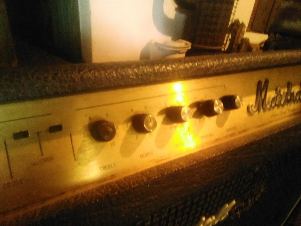 MARSHALL 100w Lead Combo. Modelo 2200. JMP Serie. 70's