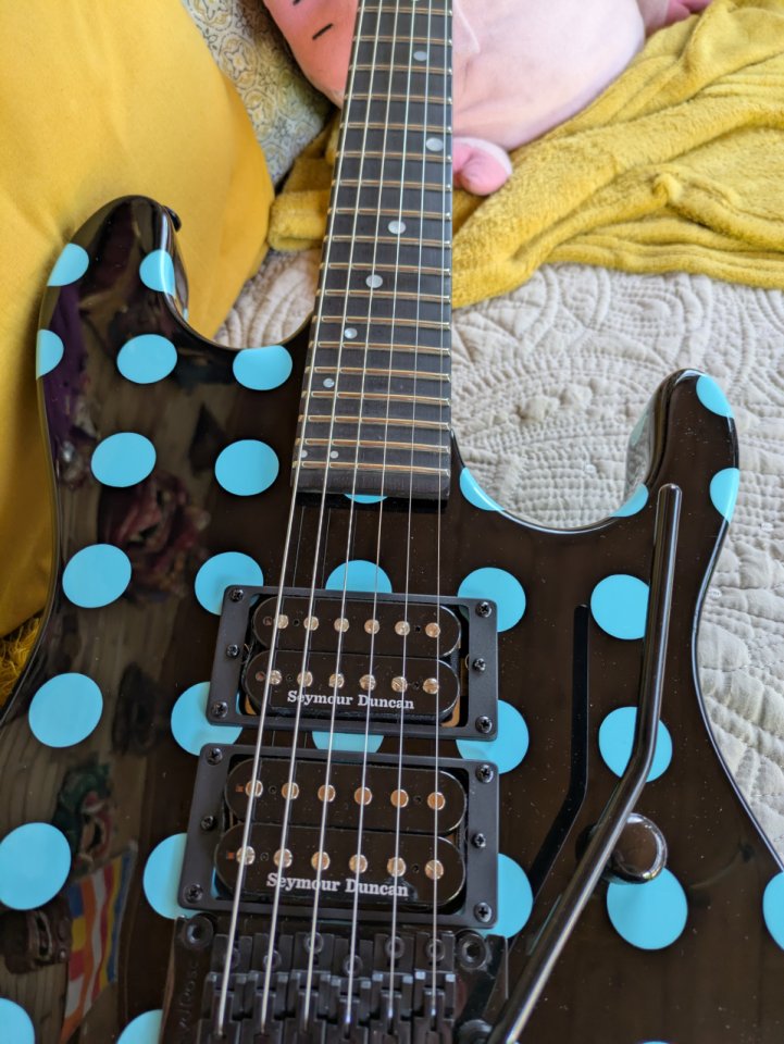 Kramer Nightswan blue dots + estuche rígido de segunda mano · Foto 3 de 9 · Madrid · 660 €