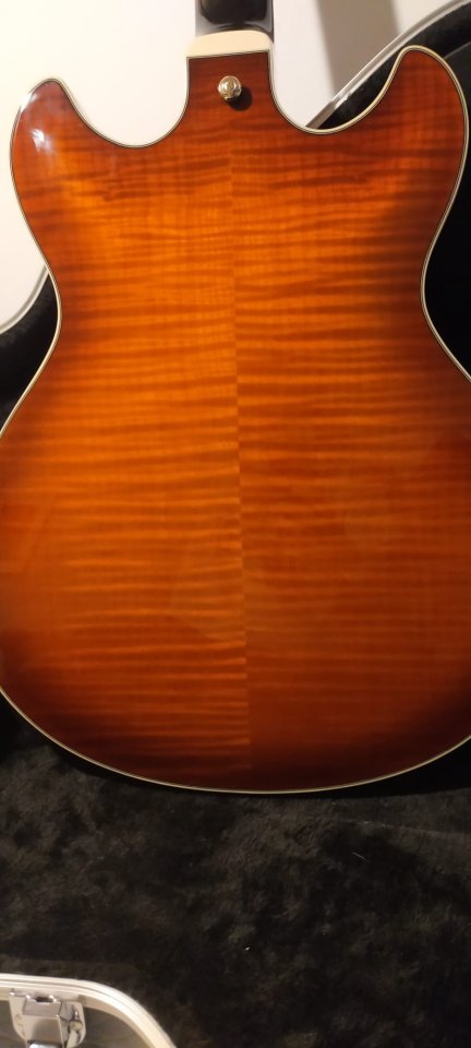 IBANEZ AS 93 VLS, con pastillas GIBSON 57 CLASSIC de segunda mano · Foto 2 de 7 · Barcelona · 425 €