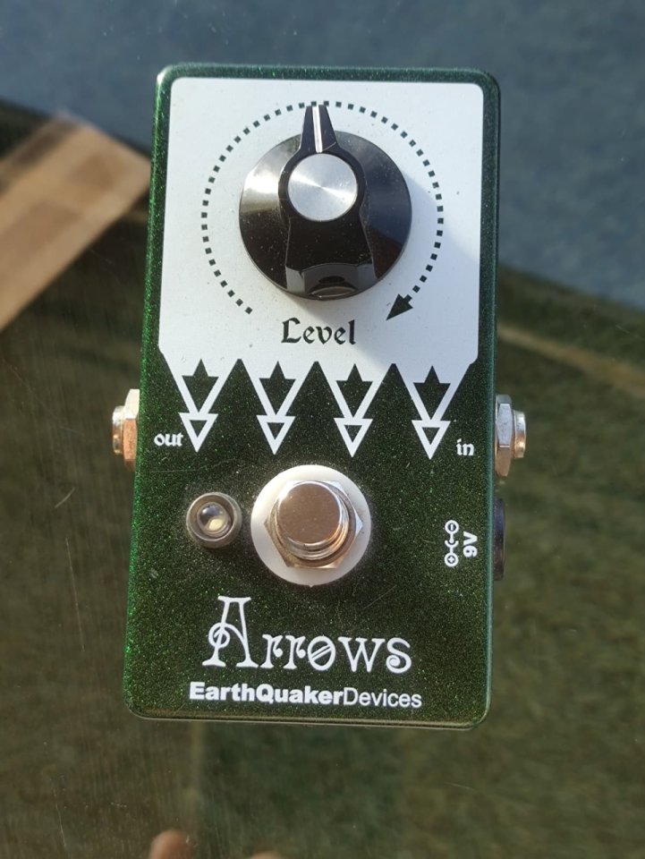 Arrows , Earthquaher Devices de segunda mano · Foto 1 de 4 · Cáceres · 90 €