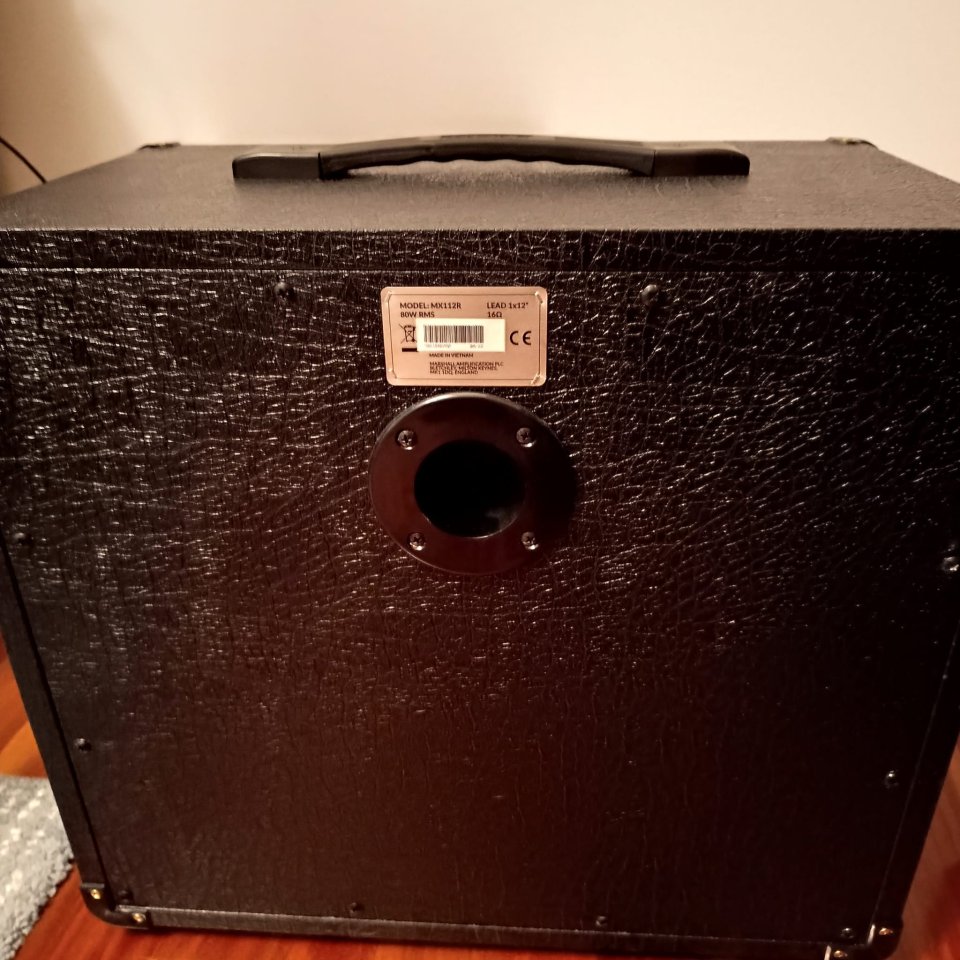 BLACKSTAR ht1 MKII + Pantalla Marshall MX112 de segunda mano · Foto 5 de 5 · Bizkaia · 310 €