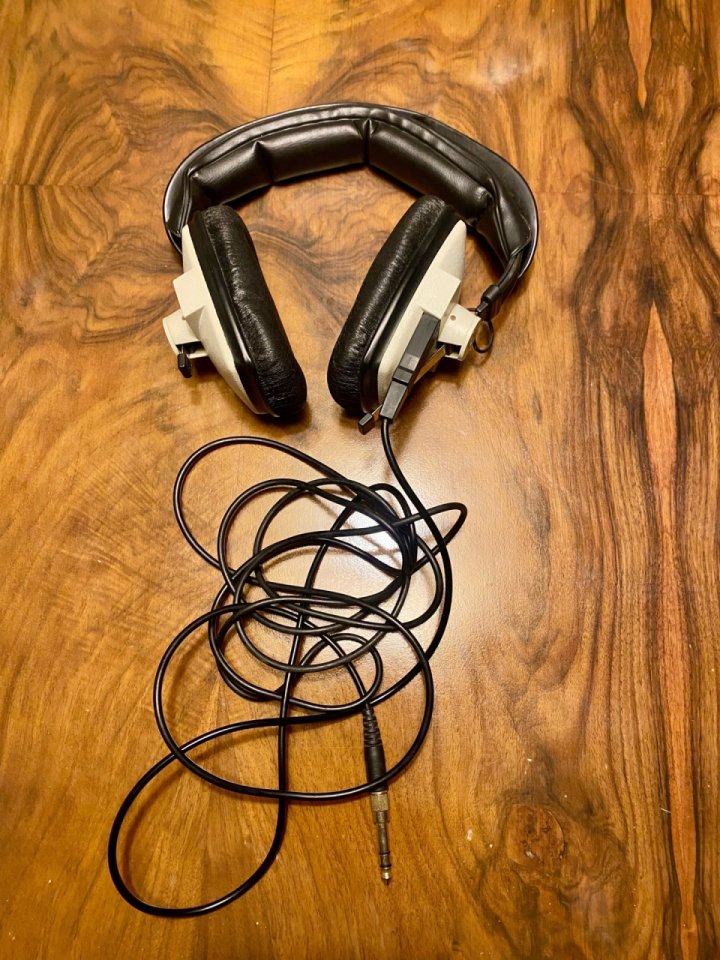 Auriculares Beyer Dynamic DT100 de segunda mano · Foto 3 de 5 · Barcelona · 125 €