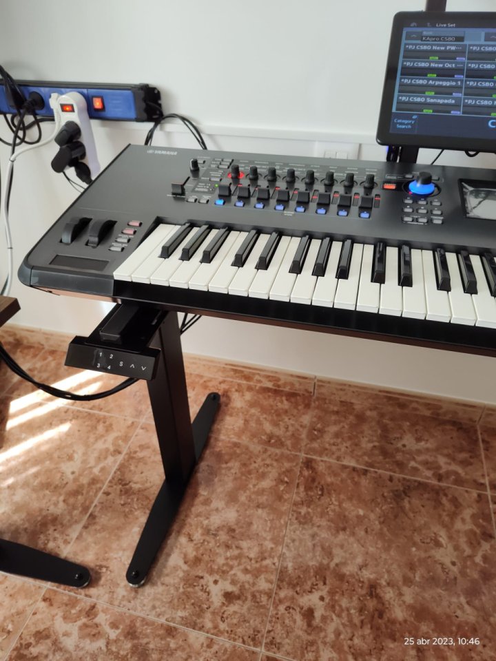 Yamaha montage 7 de segunda mano · Foto 2 de 4 · Alicante · 2200 €