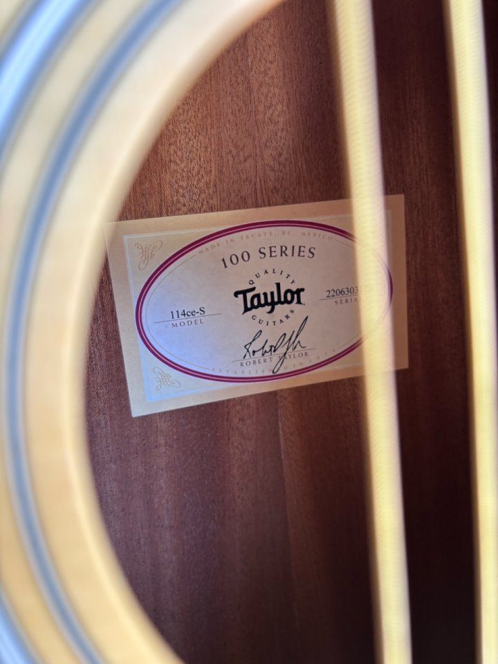 Taylor 114CE-S de segunda mano · Foto 7 de 7 · Madrid · 700 €