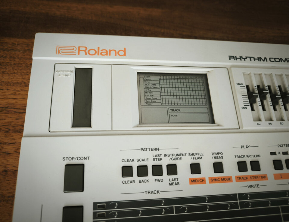 Roland TR-707