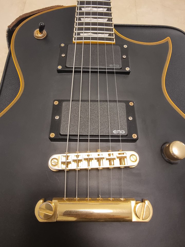 Guitarra eléctrica LTD EC 1000 negro