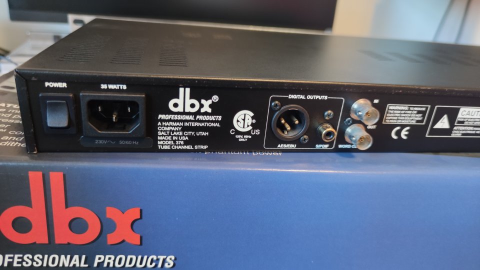 DBX 376 Tube Channel Strip con salida digital