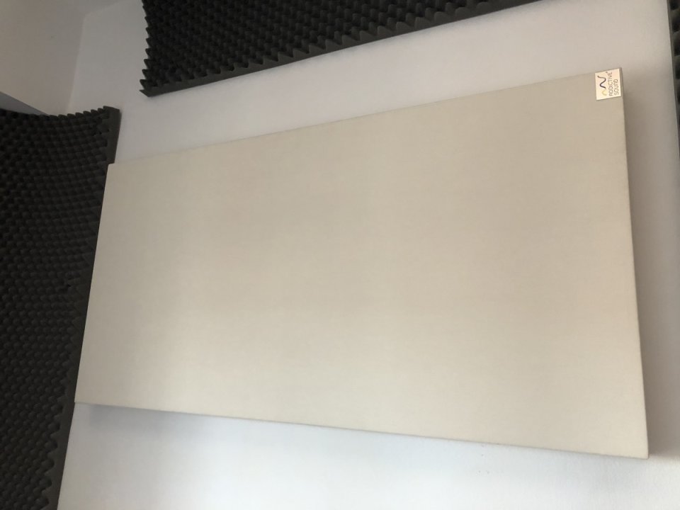 Material Acustico de segunda mano · Foto 6 de 6 · Madrid · 460 €