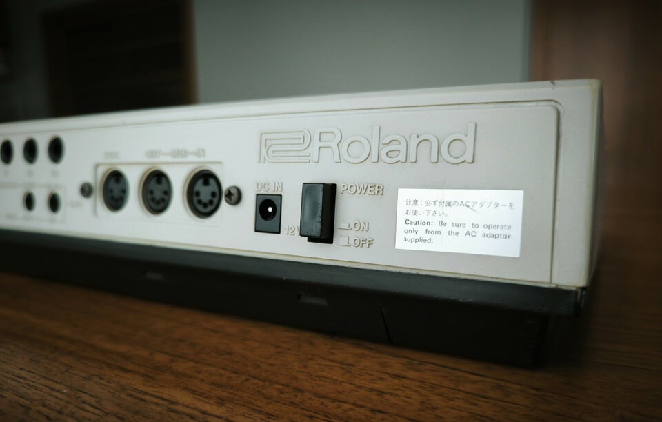 Roland TR-707