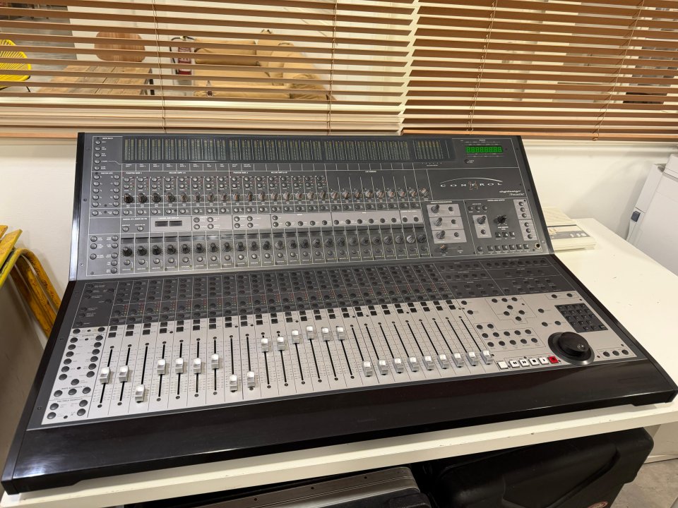Consola Digidesign Control 24