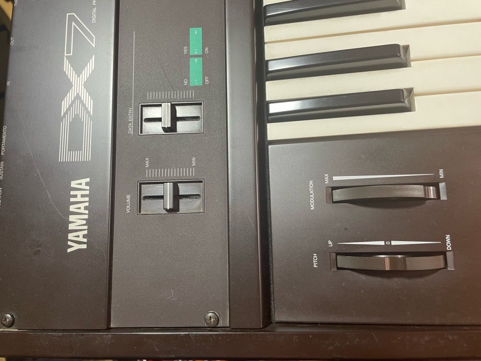 Yamaha DX7 de segunda mano · Foto 2 de 10 · Toledo · 690 €