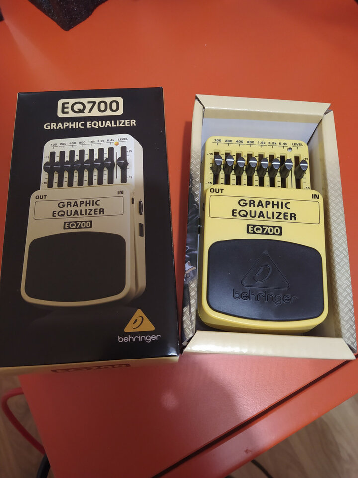 Behringer eq700