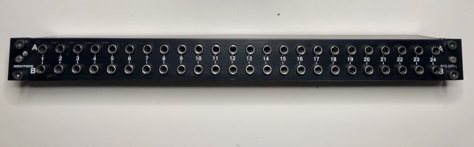 Patchbay Neutrik NYS SPP-L1 de segunda mano · Foto 1 de 4 · Barcelona · 30 €