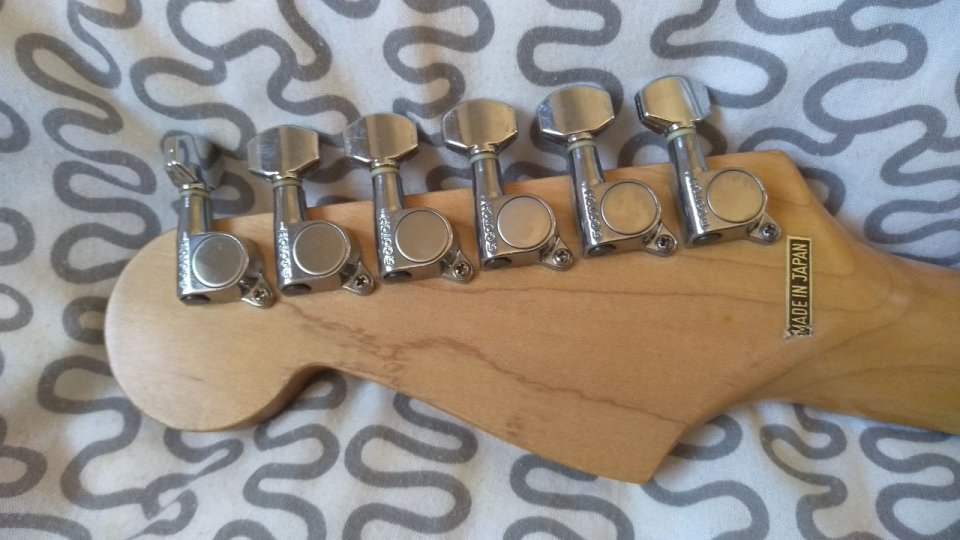 Mástil Strat FERNANDES made in Japan radio 9.5'' y C de segunda mano · Foto 5 de 10 · Valencia · 250 €