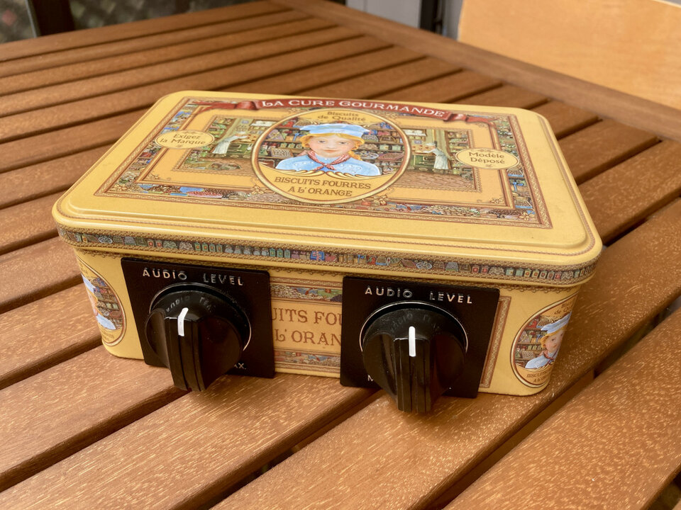 Atenuador “caja de galletas”