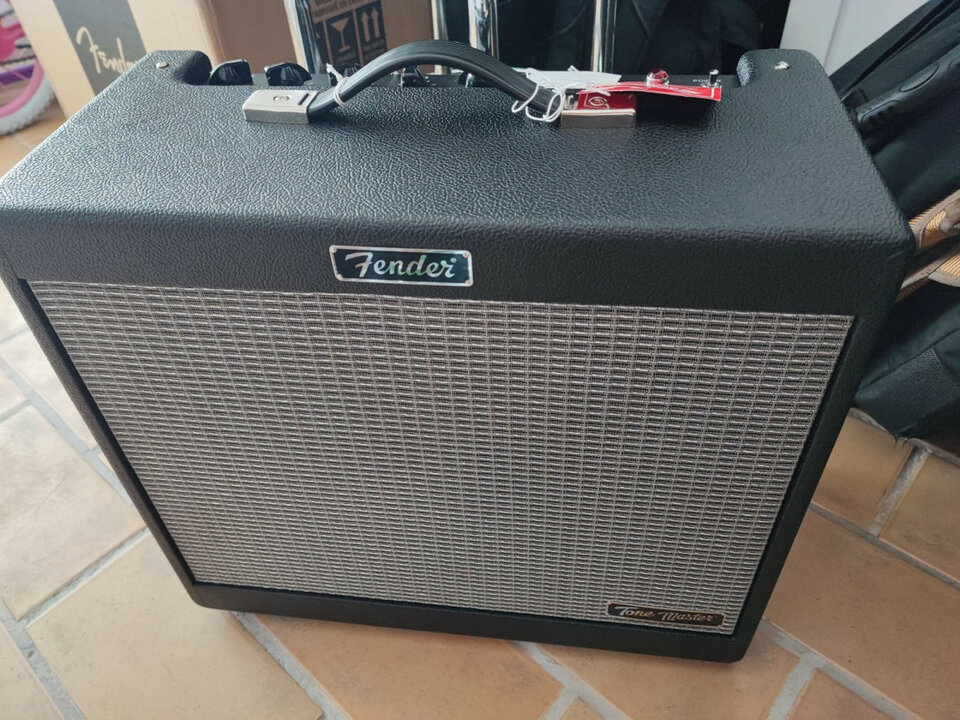 Fender FR 10 Tonemaster