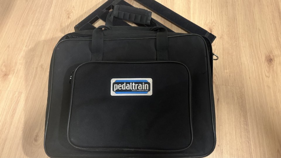 Pedalera pedaltrain Jr de segunda mano · Foto 5 de 5 · León · 60 €