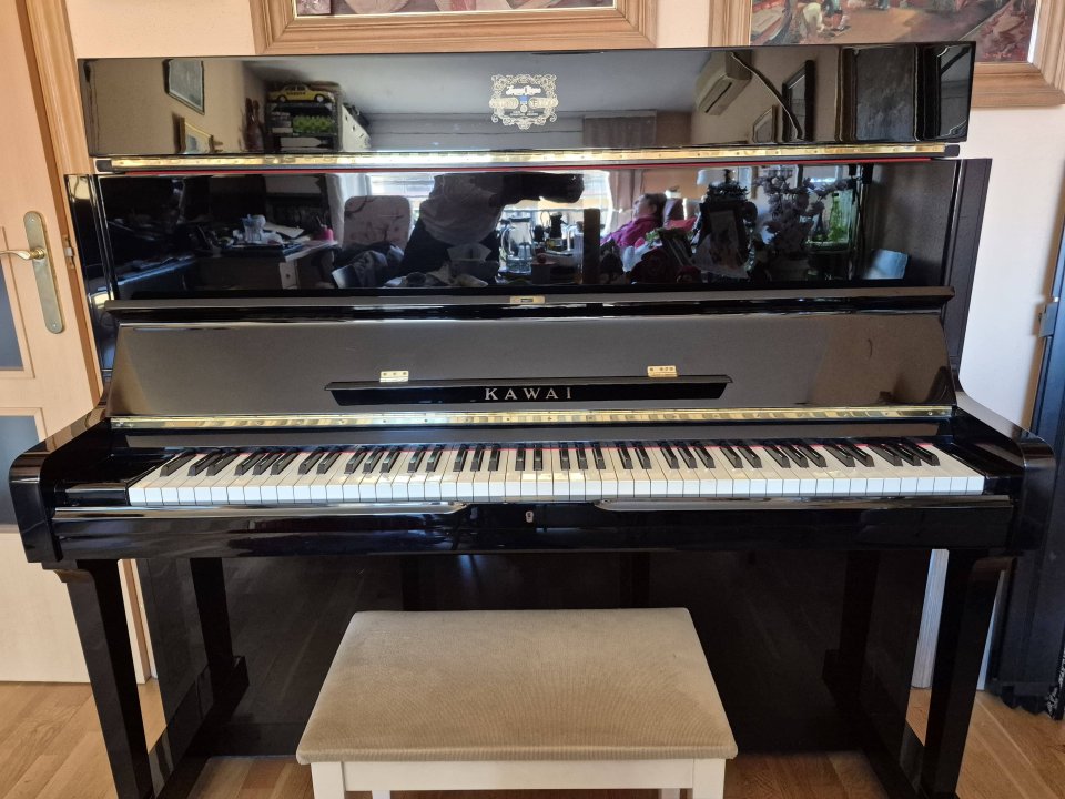 Piano acústico "tope de gama" KAWAI CS-21