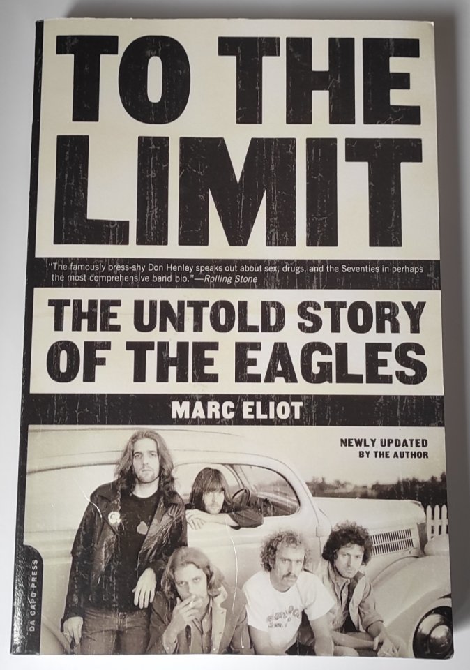 Libro  "To the limit" de los Eagles