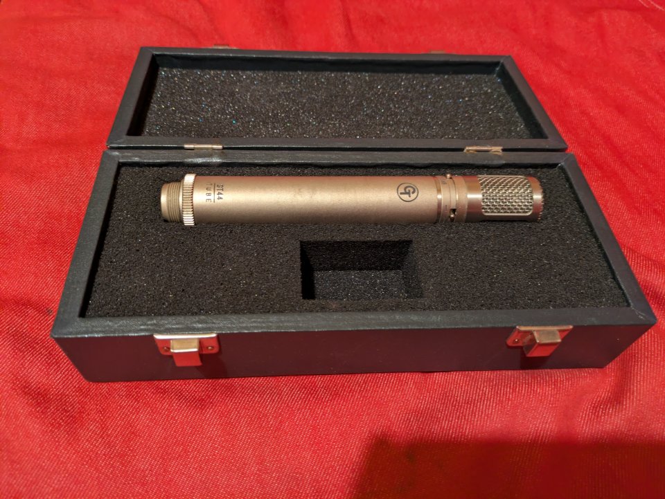 Micro a válvulas Groove Tubes GT-44