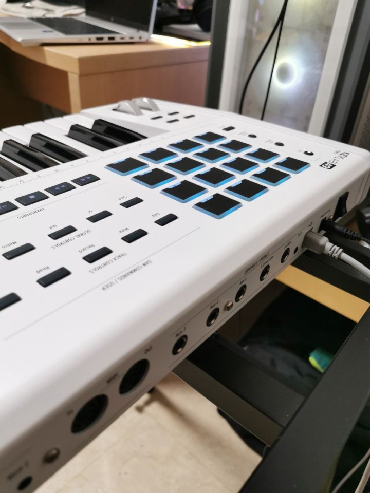 Teclado controlador Arturia Keylab 49 mkII de segunda mano · Foto 6 de 6 · Illes Balears