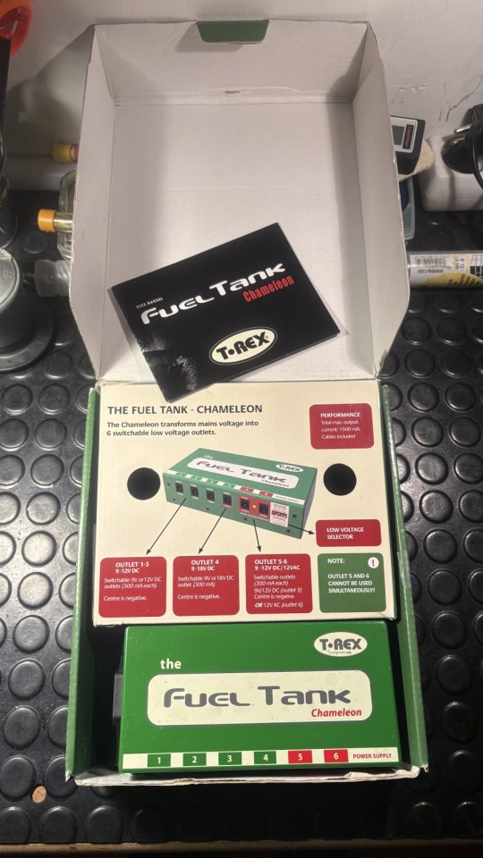 Fuente de alimentación T-Rex Fuel Tank Chameleon de segunda mano · Foto 2 de 4 · León · 80 €