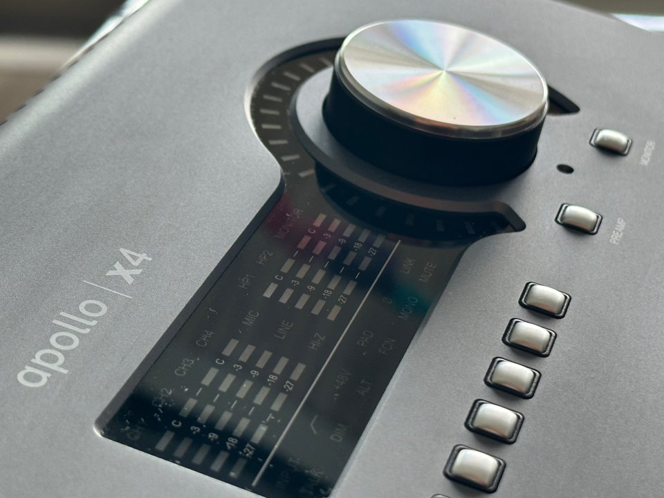 Apollo x4 Gen 1 + 66 Plugins + Decksaver