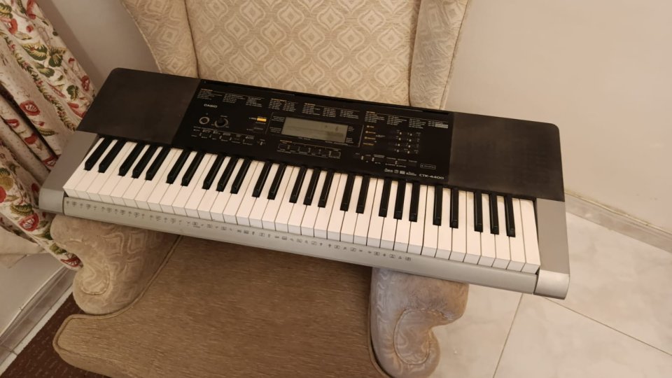 Casio CTK 4400 de segunda mano · Madrid · 100 €