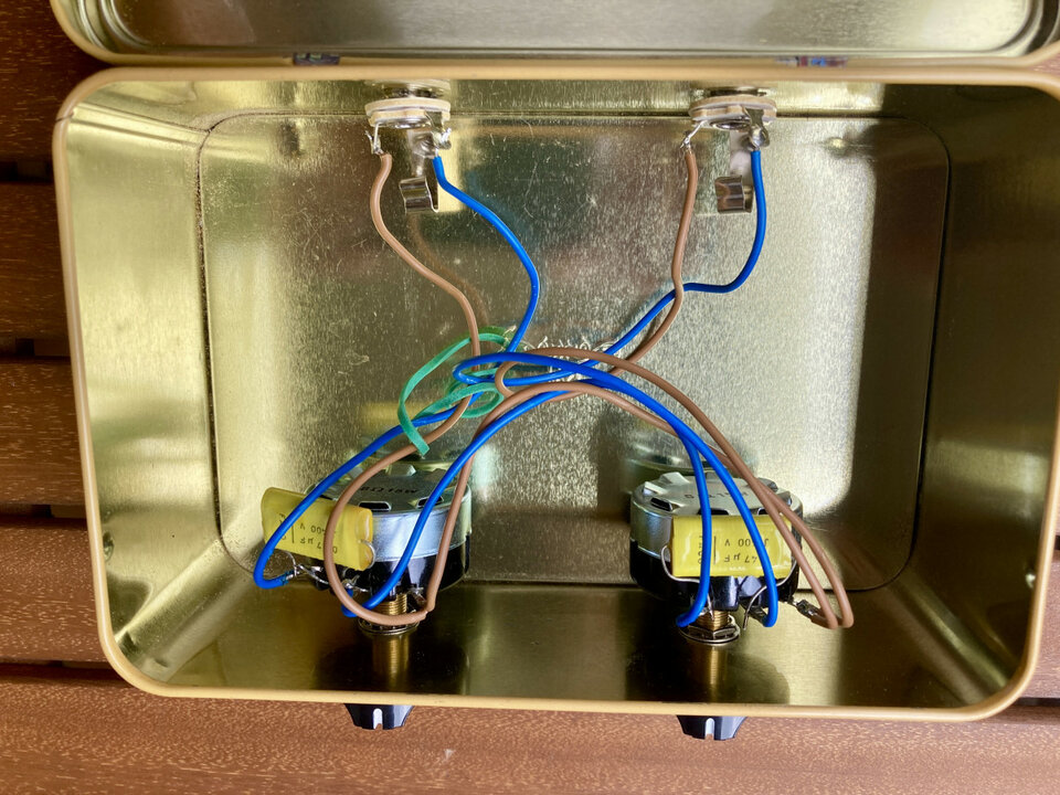 Atenuador “caja de galletas”