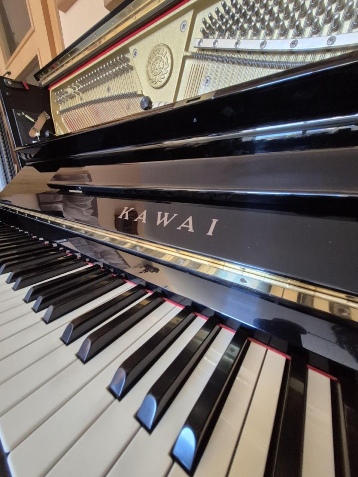 Piano acústico "tope de gama" KAWAI CS-21