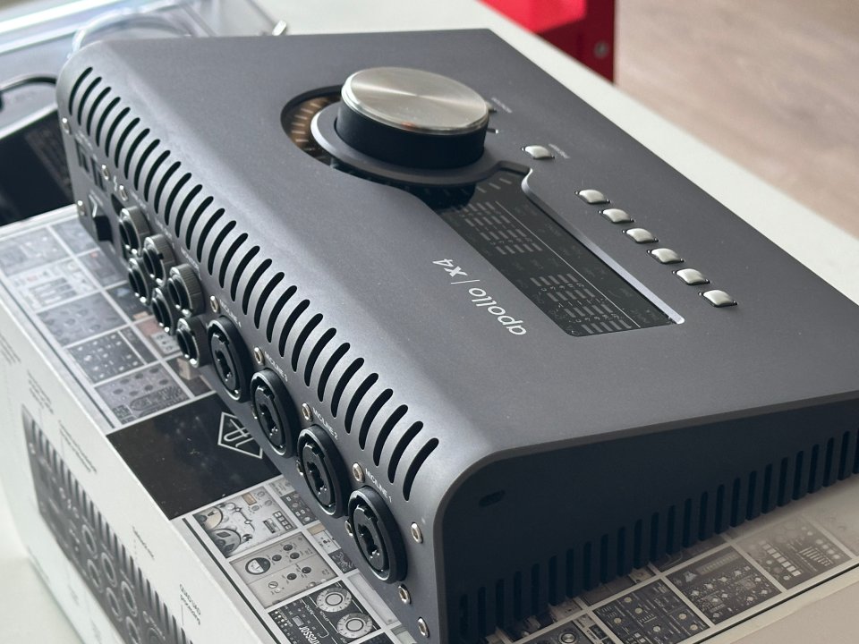 Apollo x4 Gen 1 + 66 Plugins + Decksaver