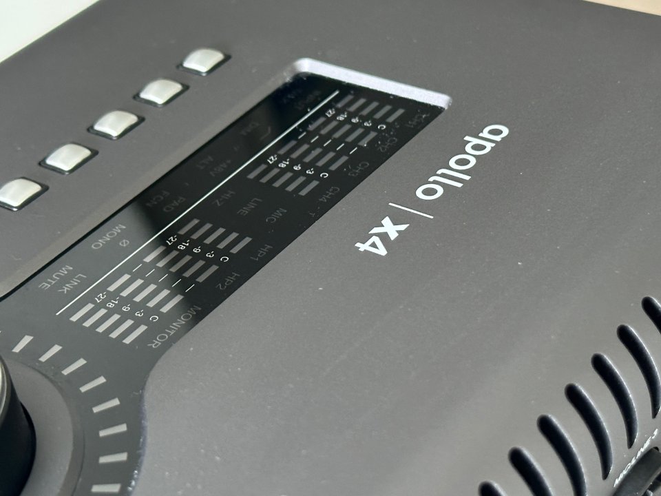 Apollo x4 Gen 1 + 66 Plugins + Decksaver