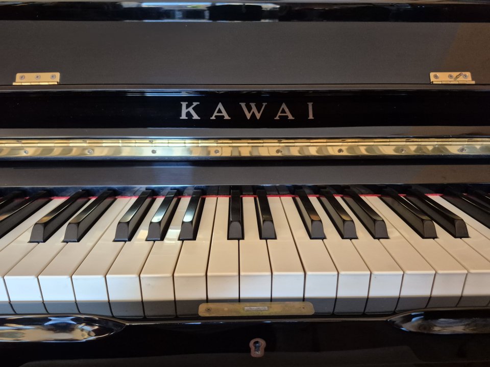 Piano acústico "tope de gama" KAWAI CS-21
