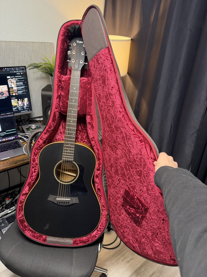 Taylor American Dream AD17 Black Top