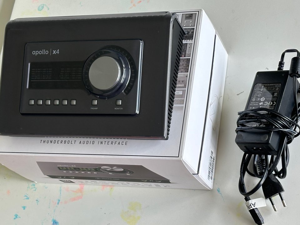Apollo x4 Gen 1 + 66 Plugins + Decksaver
