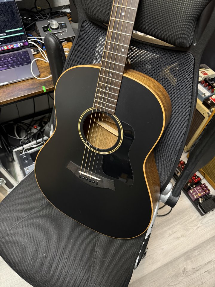 Taylor American Dream AD17 Black Top