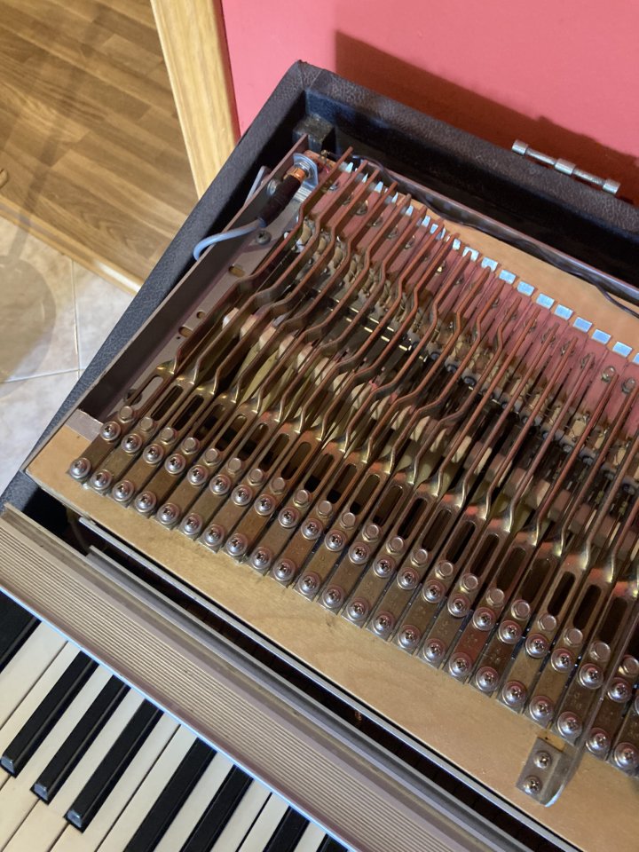 Fender Rhodes 73 mark II de segunda mano · Foto 3 de 4 · Barcelona · 2850 €