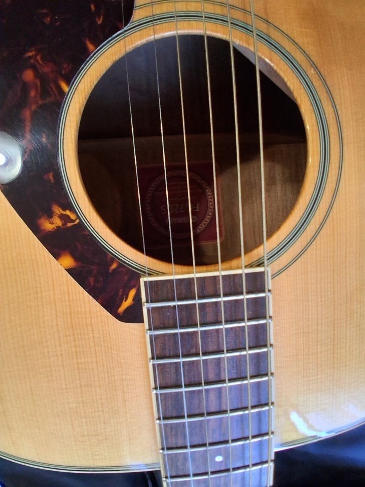 Guitarra acústica Yamaha FG720S de segunda mano · Foto 6 de 7 · Madrid · 220 €