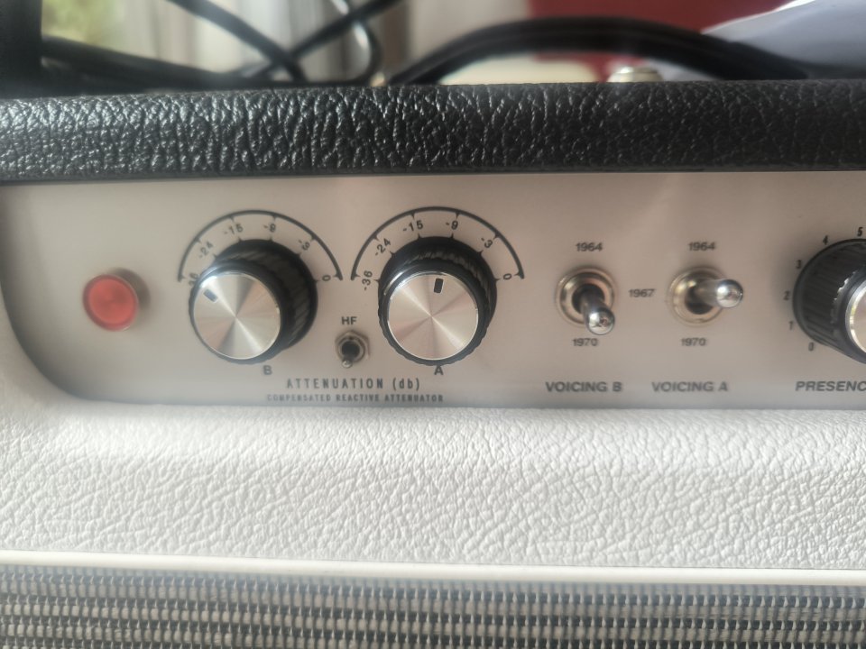 Tone King Royalist MKIII ¡Como nuevo y envío incluido! PVP 2700€ de segunda mano · Foto 3 de 7 · Murcia · 1700 €