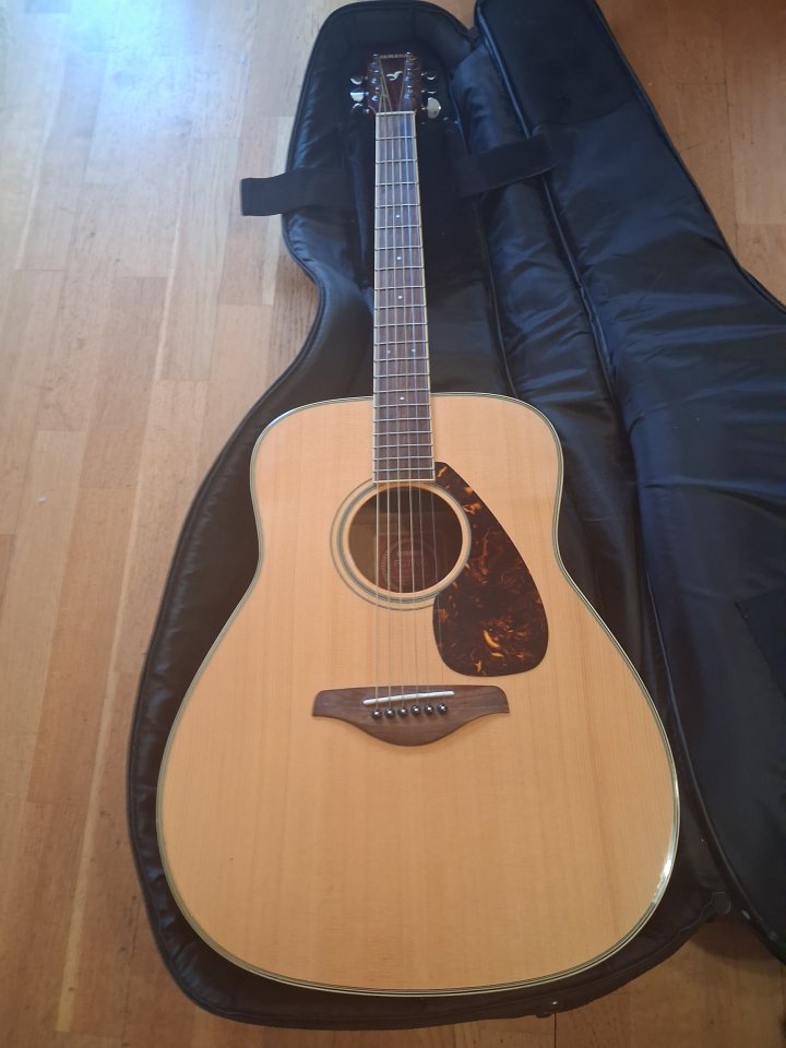 Guitarra acústica Yamaha FG720S de segunda mano · Foto 2 de 7 · Madrid · 220 €