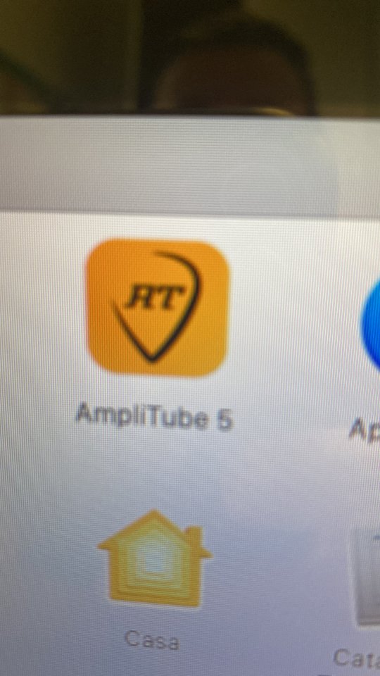 Macbook con programas de guitarra