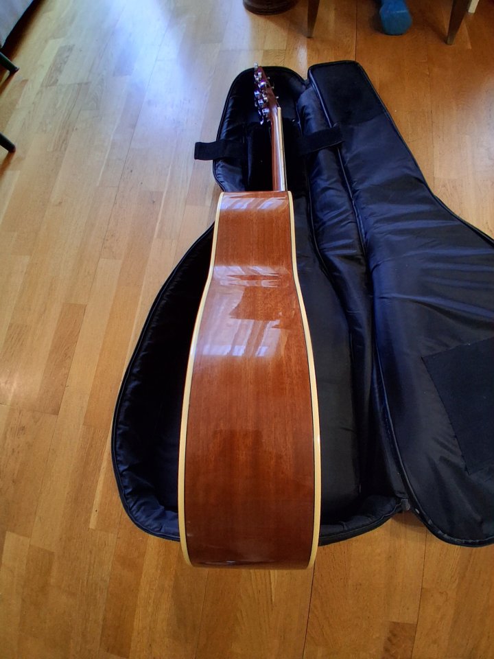 Guitarra acústica Yamaha FG720S de segunda mano · Foto 5 de 7 · Madrid · 220 €
