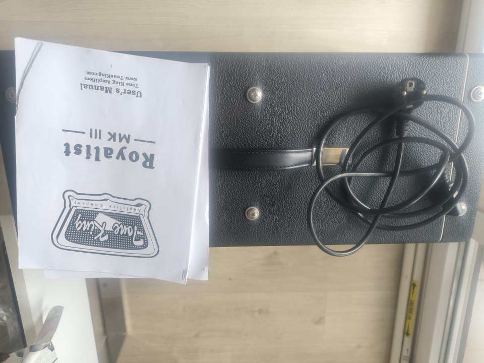 Tone King Royalist MKIII ¡Como nuevo y envío incluido! PVP 2700€ de segunda mano · Foto 5 de 7 · Murcia · 1700 €