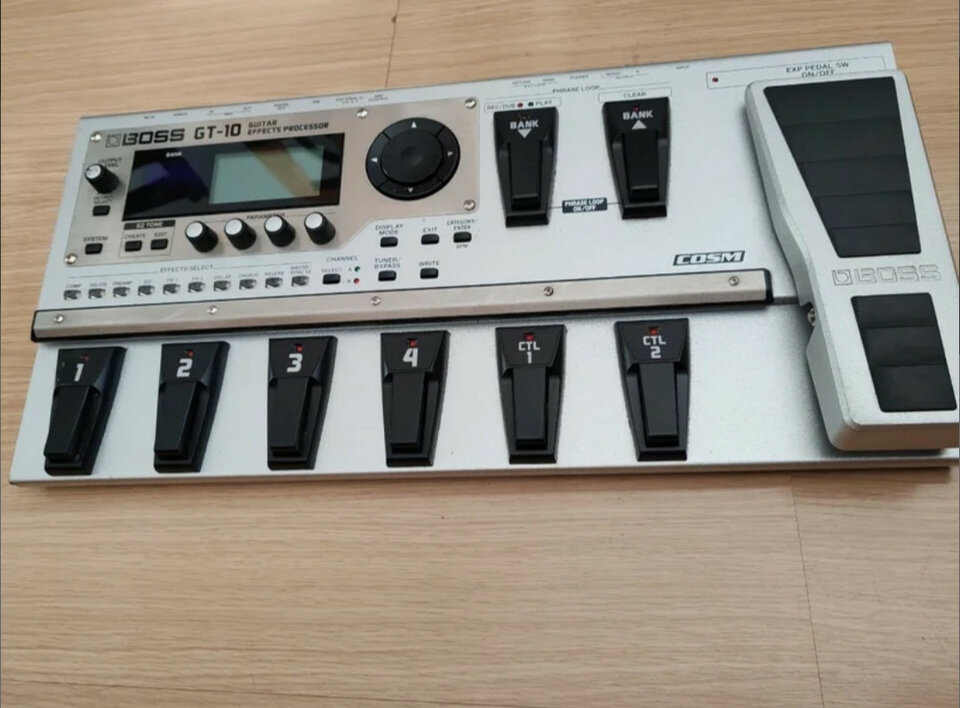 Pedalera multiefectos Boss gt-10