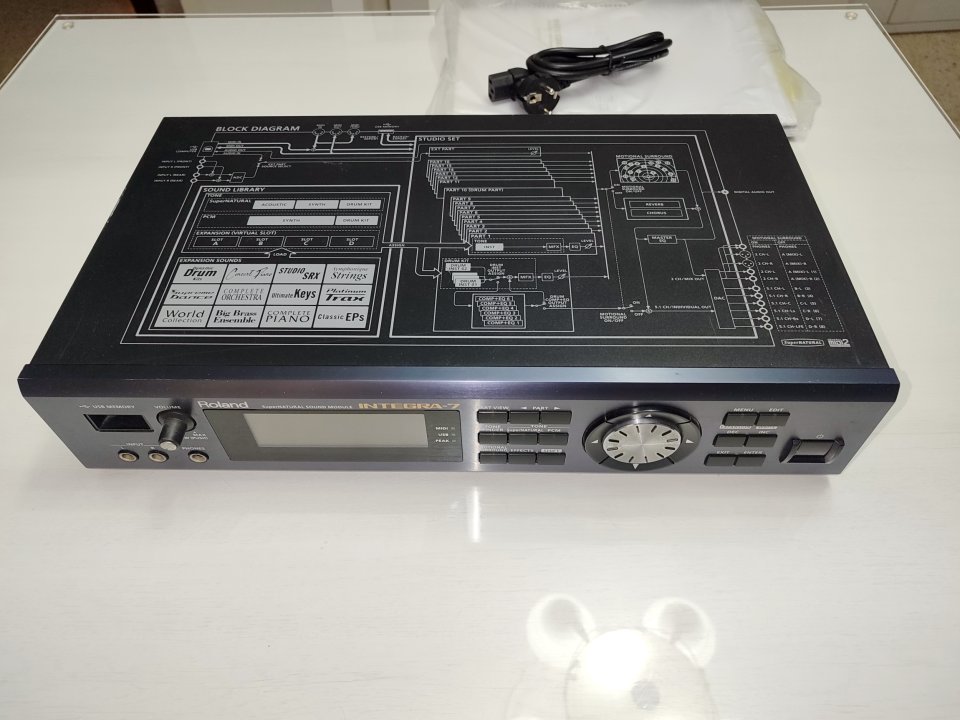 Módulo de sonido ROLAND INTEGRA-7 de segunda mano · Foto 1 de 5 · Cádiz · 750 €