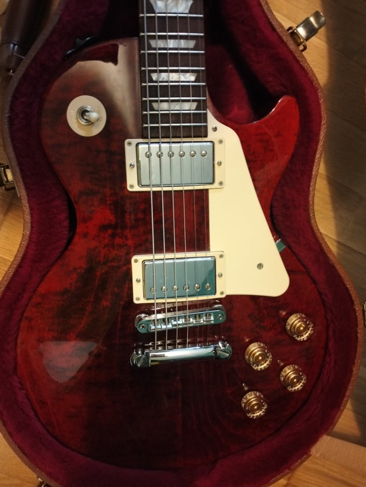 Gibson les paul Studio 2016 de segunda mano · Foto 1 de 9 · Ávila · 900 €