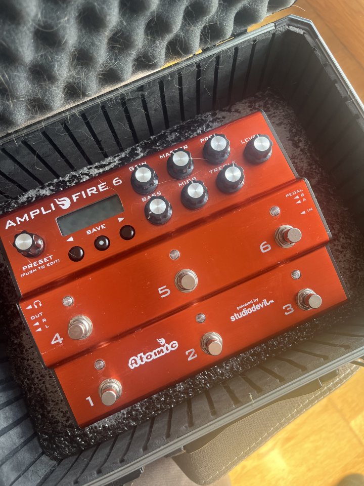 Atomic amplifire 6 de segunda mano · Foto 1 de 3 · Araba · 300 €