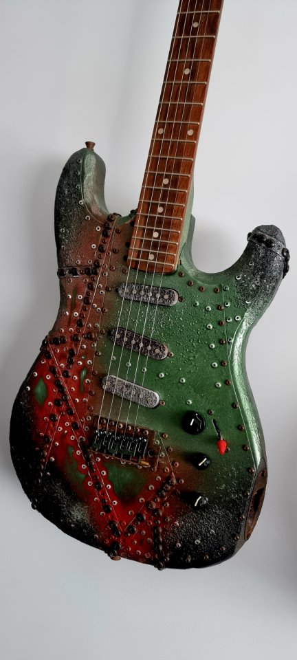 Mika Custom Art Guitars de segunda mano · Foto 2 de 7 · Madrid · 130 €