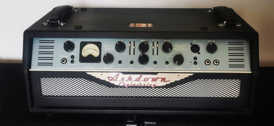 Ashown Klystron 1000 + footswitch + 2 MAG 410 deep + cables speakon de segunda mano · Foto 2 de 7 · Girona · 1200 €